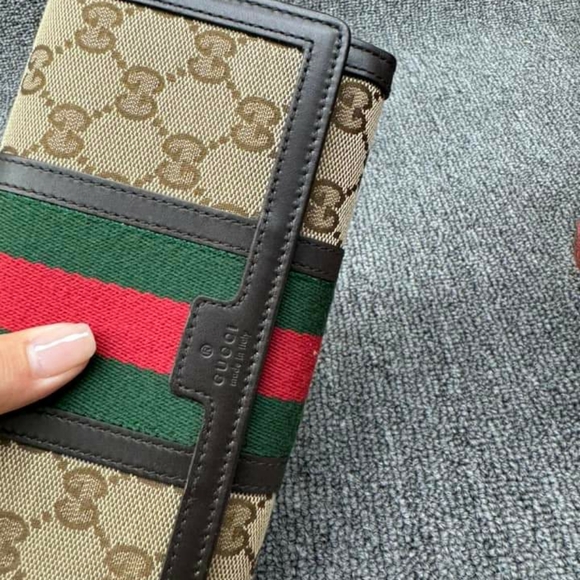 100% Authentic Gucci Leather Wallet - Picture 3 of 15